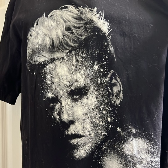 LIKE NEW! 🎹🎵🎤 2023 PINK CONCERT TSHIRT -ONLY WORN ONCE! Unisex XL Chest: 24” - Picture 2 of 5